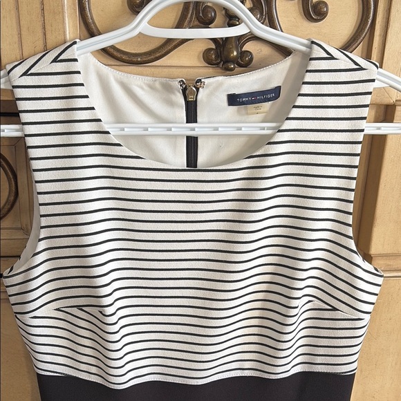 Tommy Hilfiger White and Black Sleeveless Midi Sheath Dress with Crew Neck - Picture 3 of 7